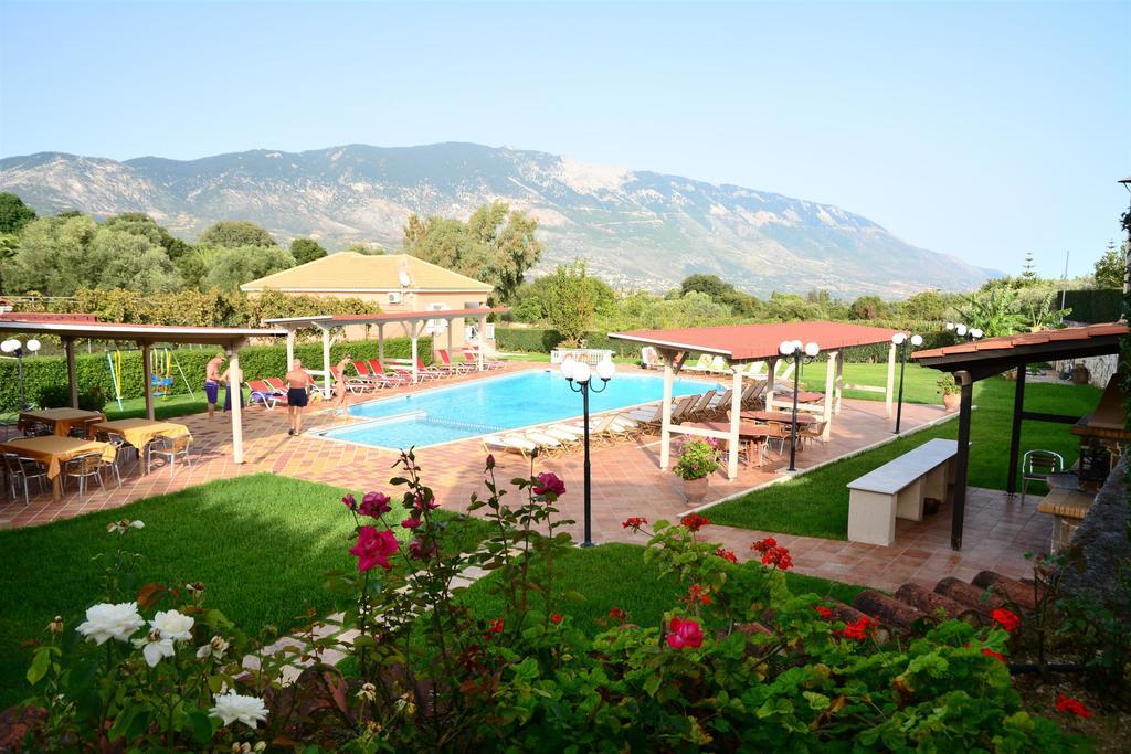 Residence Poseidon Esparta Exterior foto